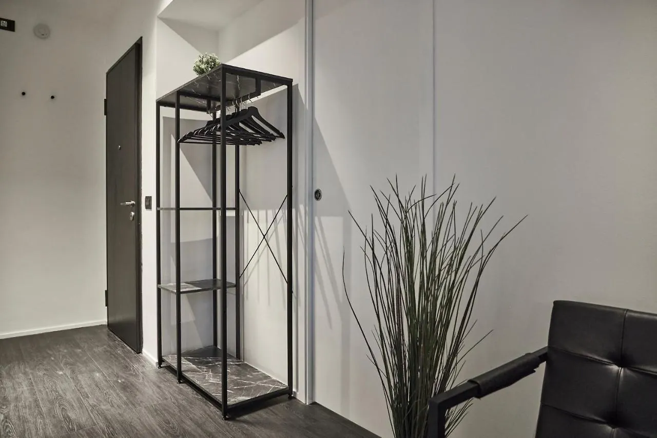 Apartment After8-Black&White Mestre