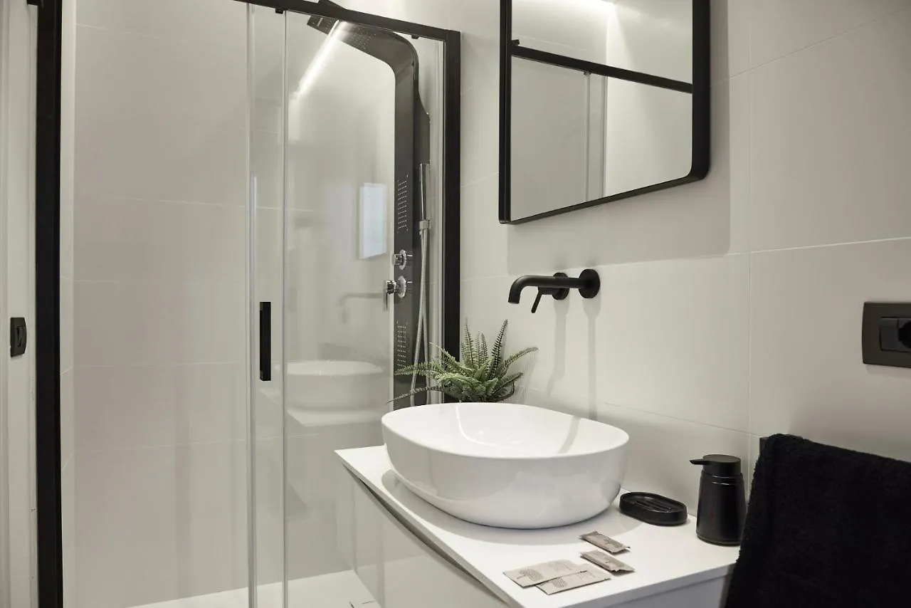 Apartment After8-Black&White Mestre Italy